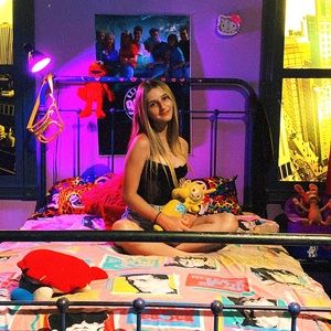 Meet your Posher, Alysandra